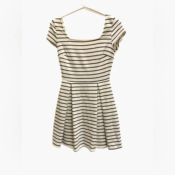 Soprano White & Black Striped Fit & Flare Dress - XS - Zipper Back - NWT - Picture 3 of 12